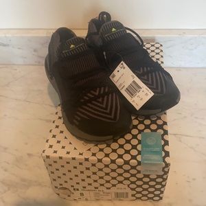 Stella McCartney ultraboost black/granite